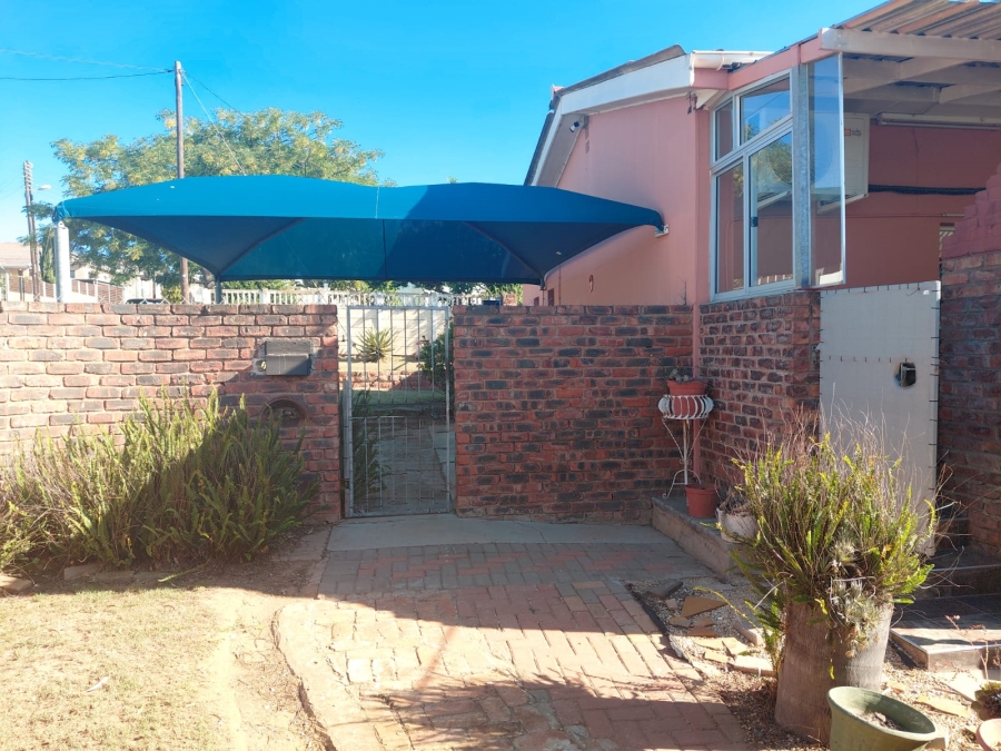 4 Bedroom Property for Sale in Bothasrus Eastern Cape
